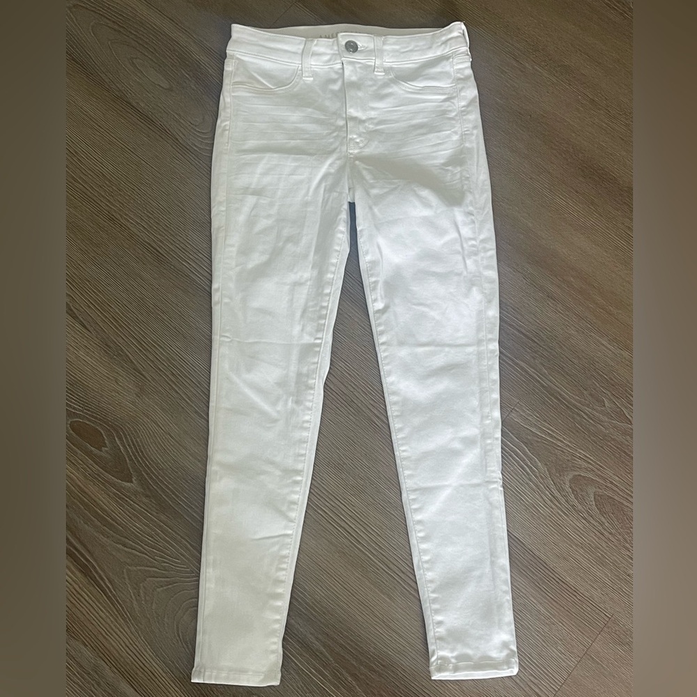 American Eagle White Hi-Rise Jegging